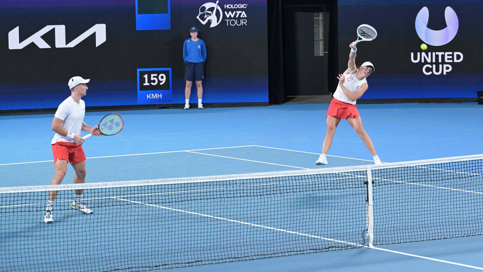 Swiatek powers Poland to thrilling United Cup win against Norway