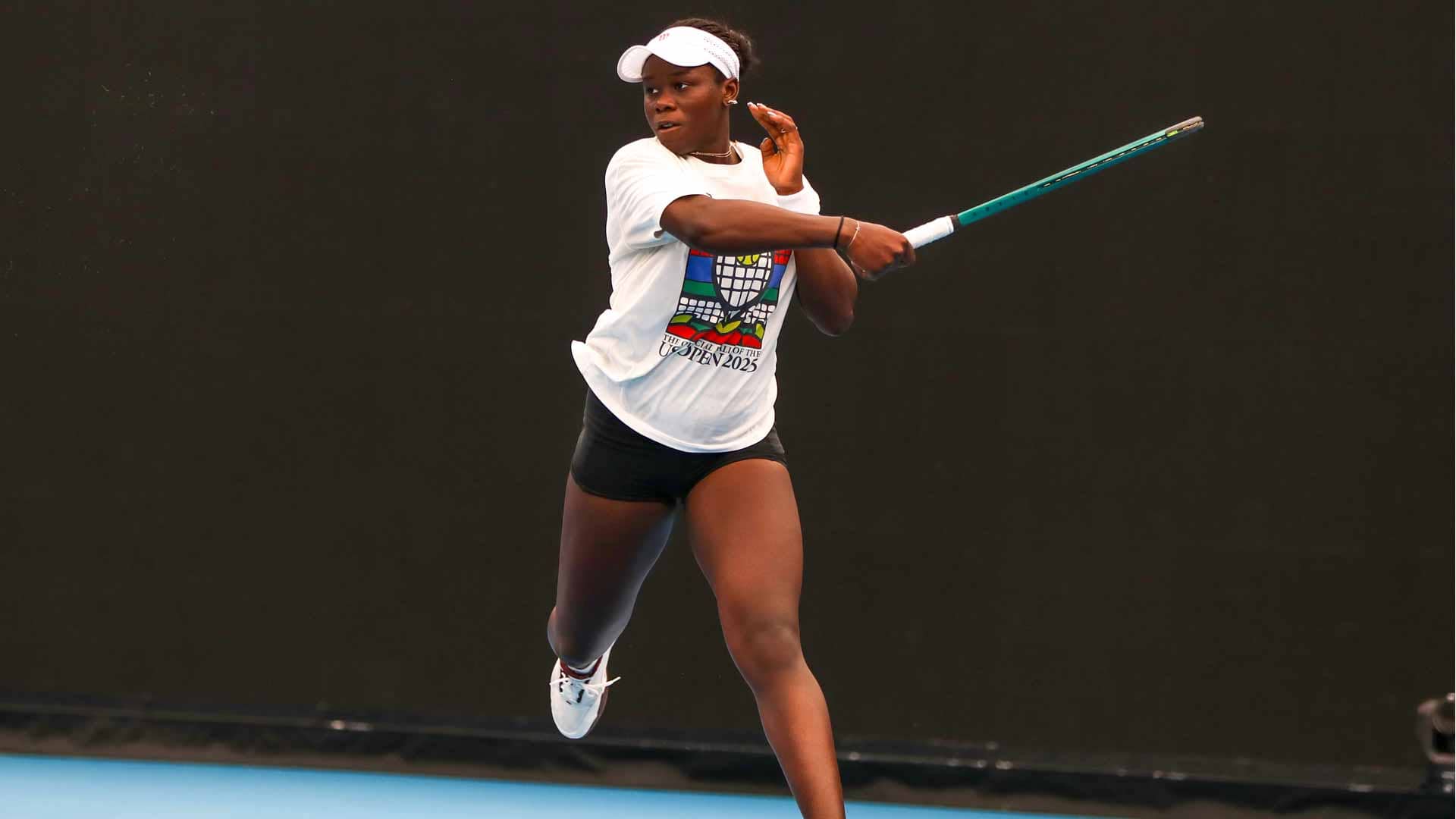 Victoria Mboko practises Tuesday in Sydney ahead of the United Cup.